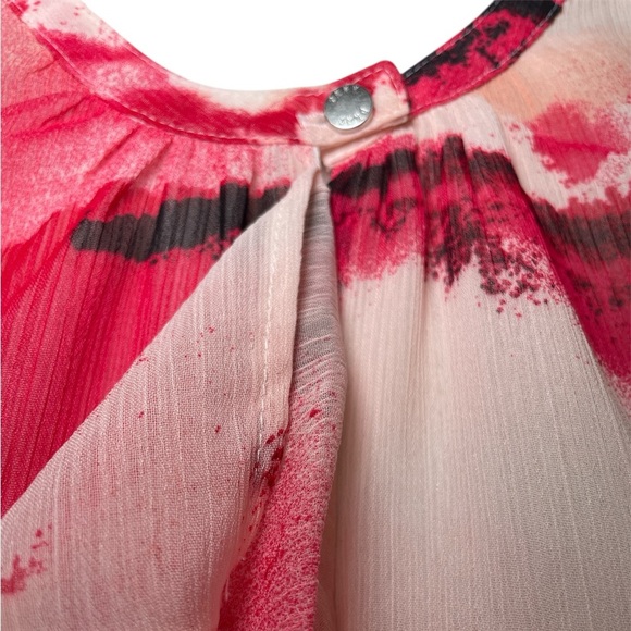 DKNY Women's Ruffled Cap Sleeve Top sz L - Picture 2 of 14